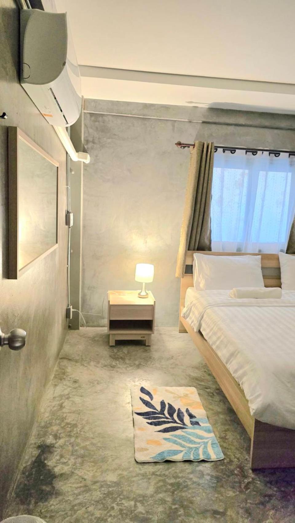 Captain Joe Cafe & Hostel Hua Hin Exterior foto