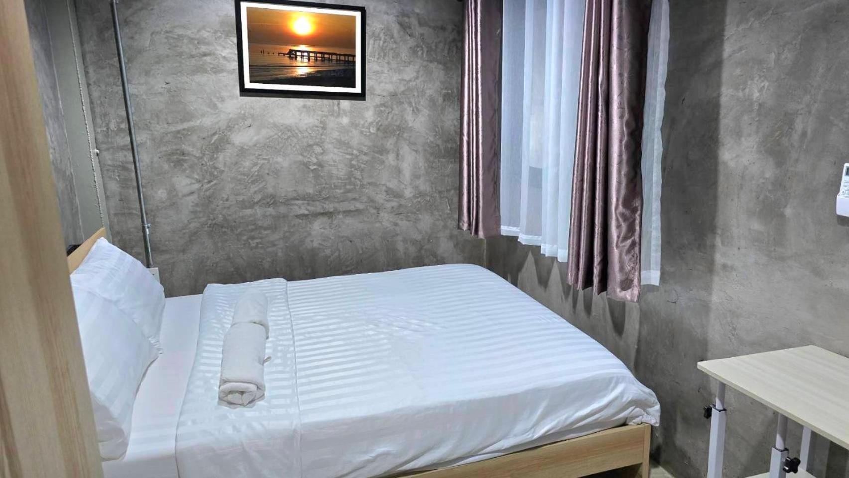 Captain Joe Cafe & Hostel Hua Hin Exterior foto